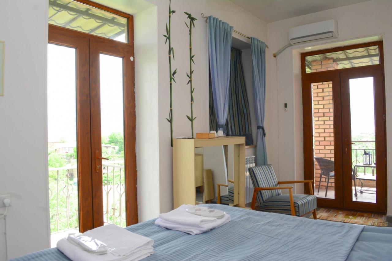 Old Bridge B&B Yeghegnadzor Exterior photo