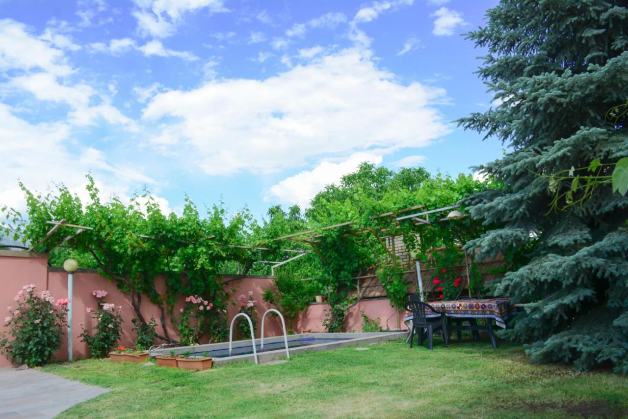 Old Bridge B&B Yeghegnadzor Exterior photo