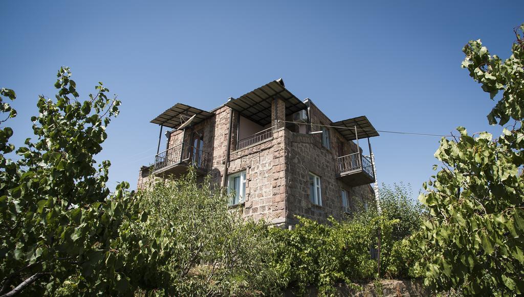 Old Bridge B&B Yeghegnadzor Exterior photo